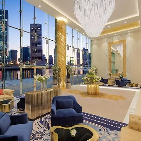 Luxury Hotel Apartment With A Canal View Dubai Exterior foto